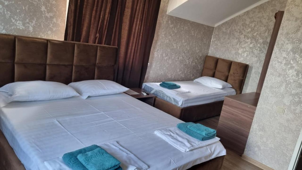 Hôtel Ахра à Gagra Extérieur photo