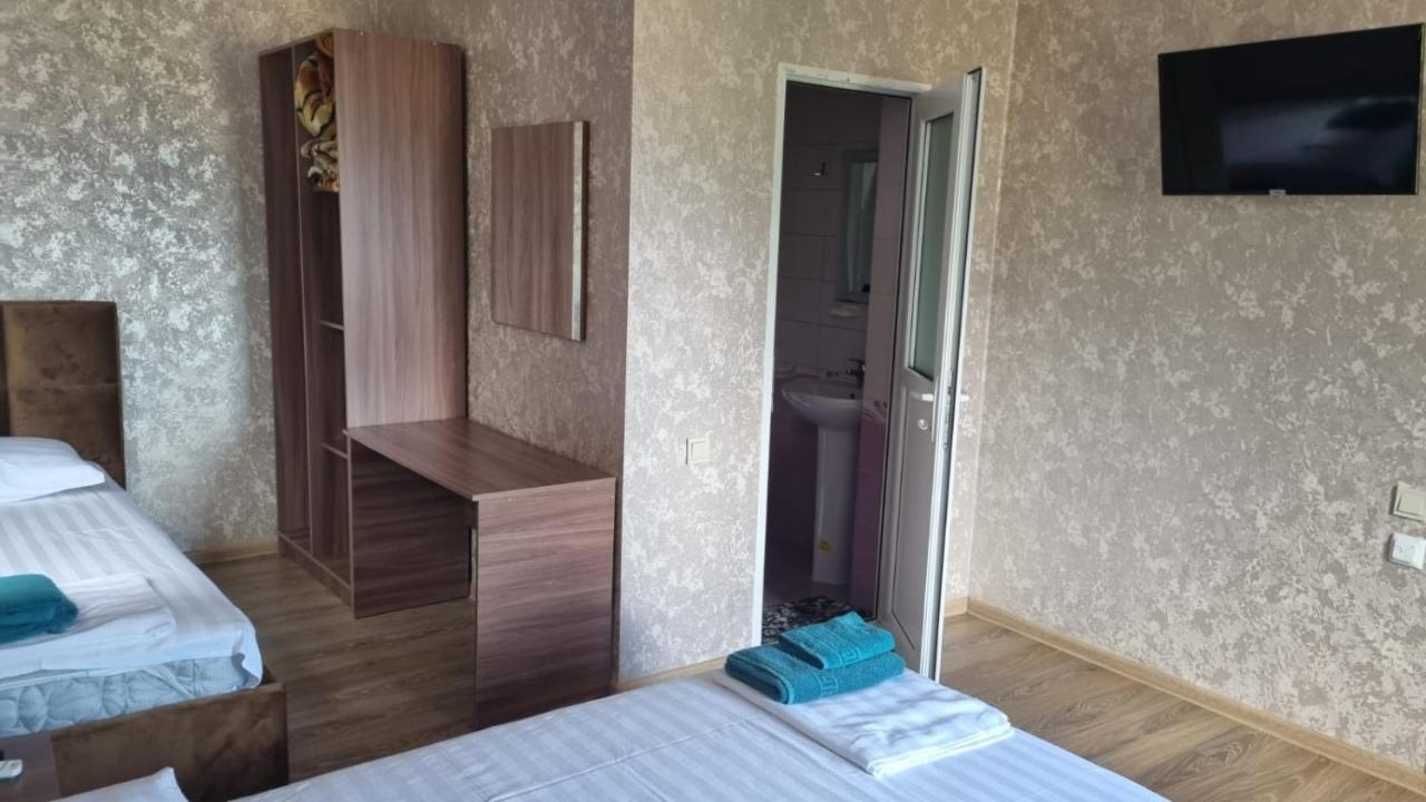 Hôtel Ахра à Gagra Extérieur photo