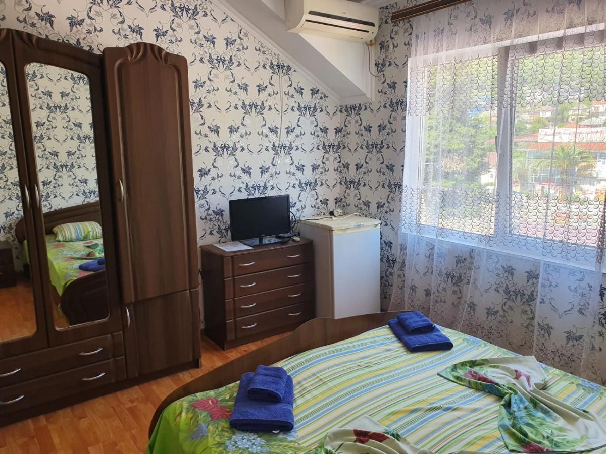 Hôtel Ахра à Gagra Extérieur photo