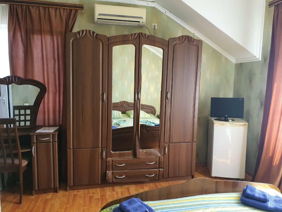Hôtel Ахра à Gagra Extérieur photo