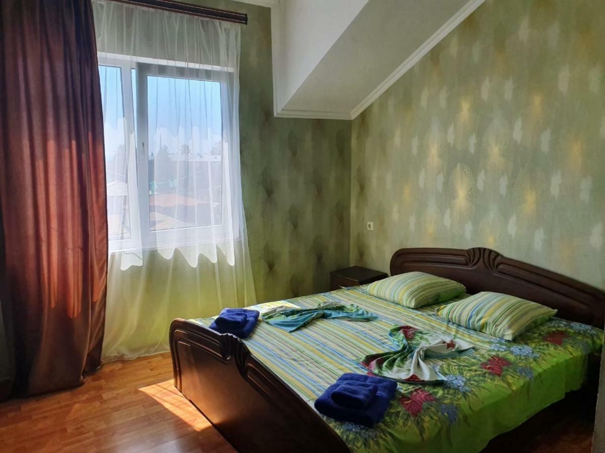 Hôtel Ахра à Gagra Extérieur photo